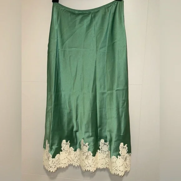 Doen Elowena Silk Skirt, S, Peridot - Picture 5 of 13